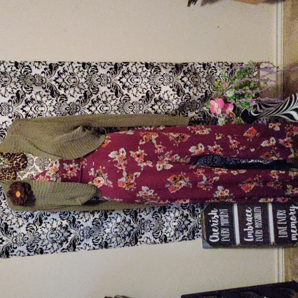 Floral jumpsuit 2x(14/16 - 16/18) - Picture 12 of 12